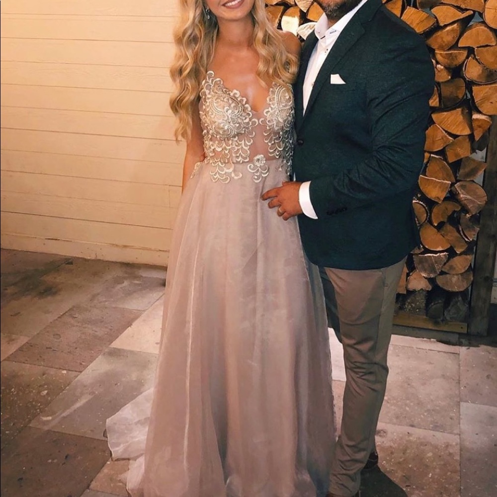 Dress - Picture 1 of 1